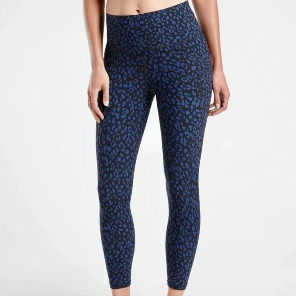 Athleta Stash Salutation 7/8 Black/Blue Leopard Print leggings